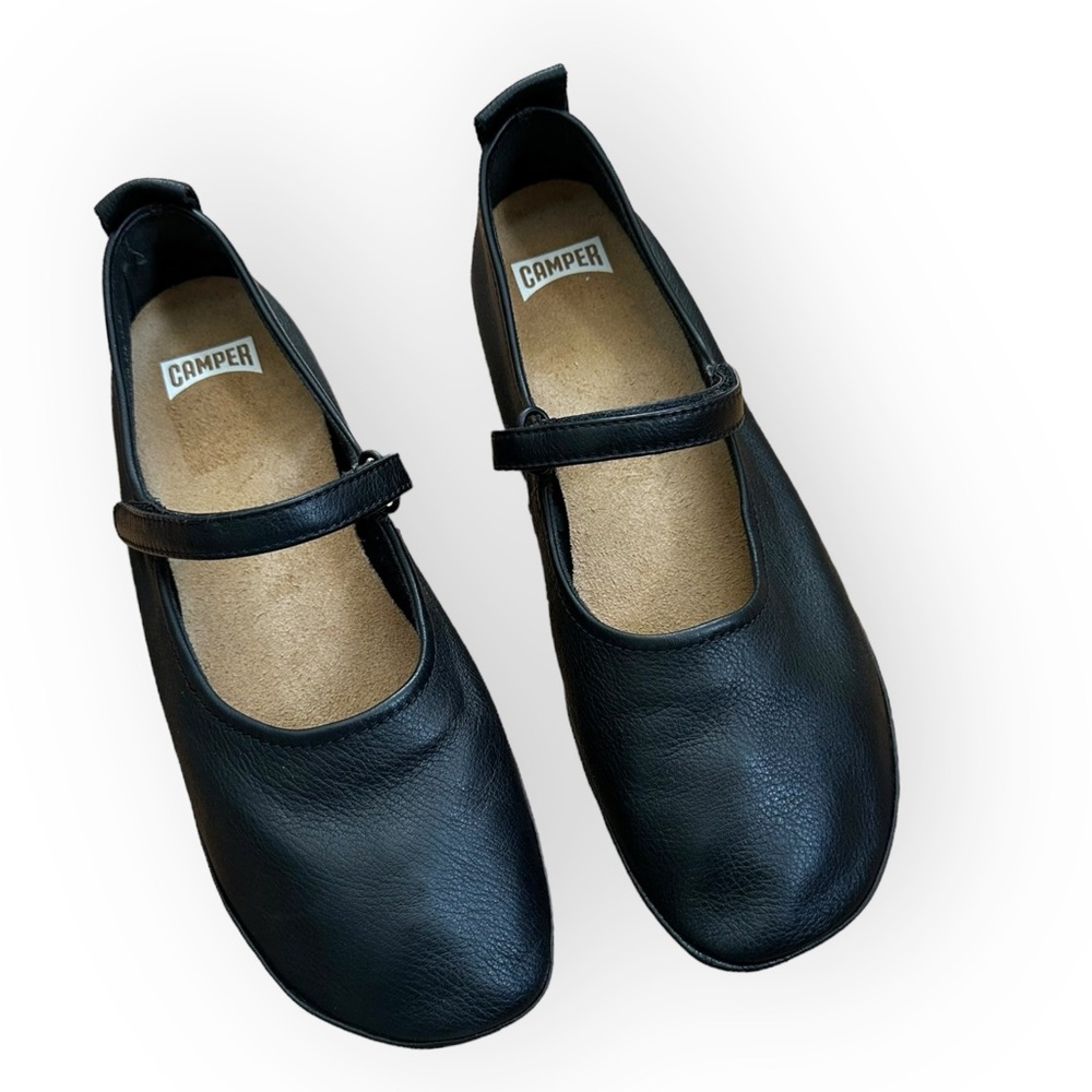 Camper • Right Nina Black Leather Ballerina Flats